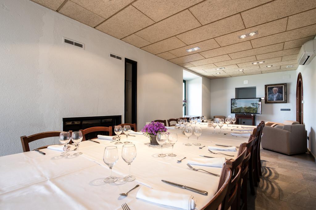 Hostatgeria Restaurant Els Angels Madremanya Ngoại thất bức ảnh